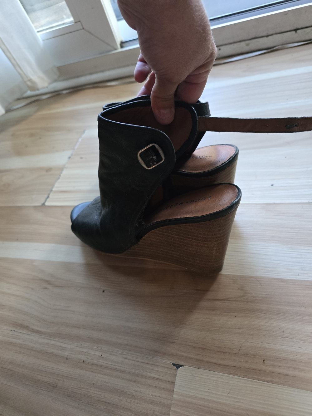 Wedge Heel Peep-Toe Sandals - Black